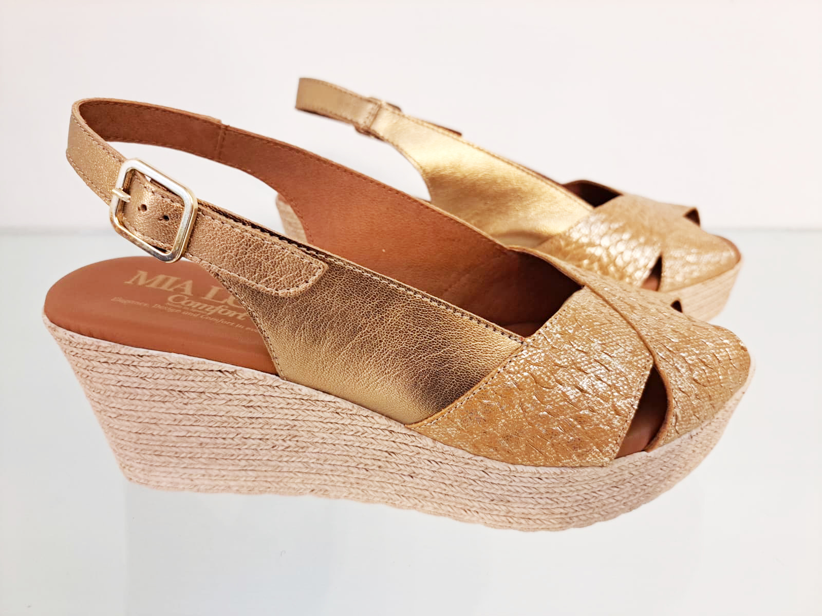 Mia Luxe Comfort gold wedge